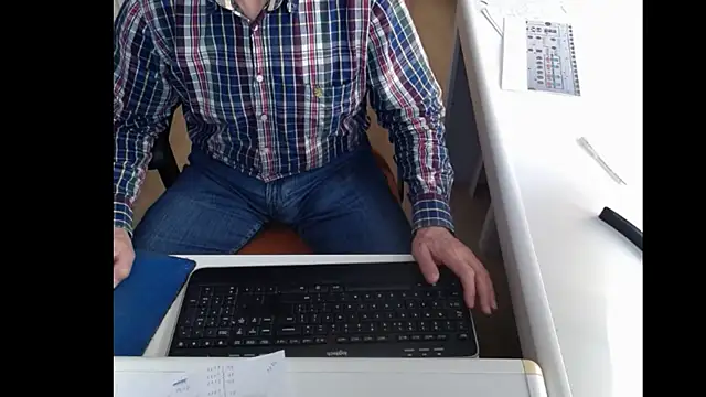 Snapshot of dutchpornking chatting on March 5, 11:06 am dutchpornking online show from March 5, 11:06 am