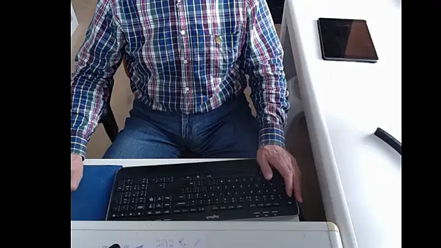 Snapshot of dutchpornking chatting on March 12, 8:51 am dutchpornking online show from March 12, 8:51 am