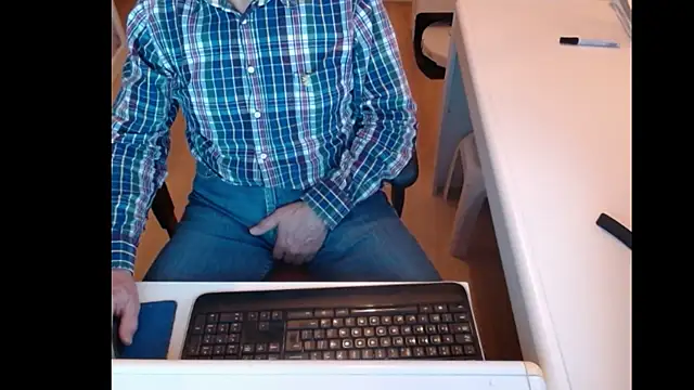 Snapshot of dutchpornking chatting on March 12, 5:28 pm dutchpornking online show from March 12, 5:28 pm