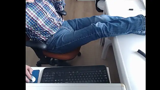 Snapshot of dutchpornking chatting on March 13, 11:19 am dutchpornking online show from March 13, 11:19 am