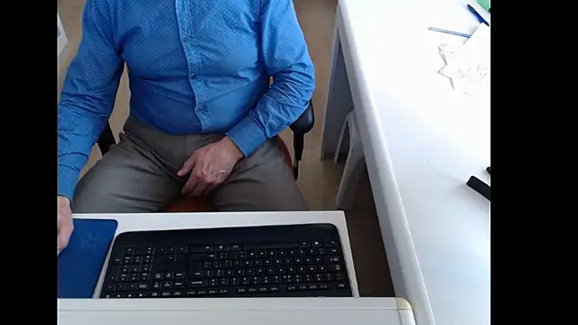 dutchpornking online show from November 12, 9:10 am