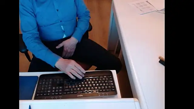 dutchpornking online show from April 16, 6:09 pm