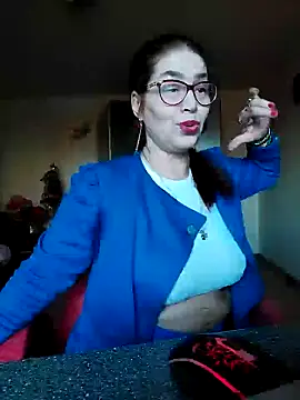 Chriss Tinaa online show from December 12, 8:36 am