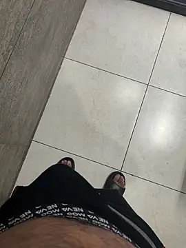 Snapshot of luciferdxm5 chatting on December 27, 4:47 am luciferdxm5 online show from December 27, 4:47 am