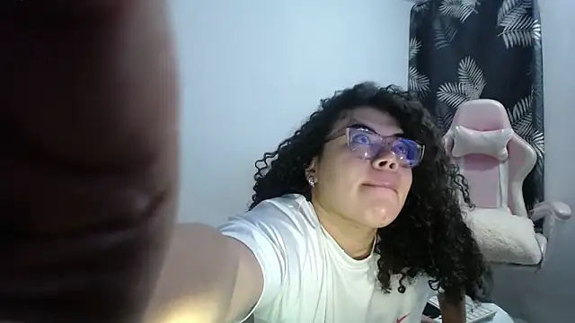 mabigomez00 online show from February 16, 9:27 am