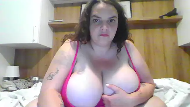 Snapshot of Lantti_Irres chatting on July 12, 9:39 pm Lantti Irres online show from July 12, 9:39 pm