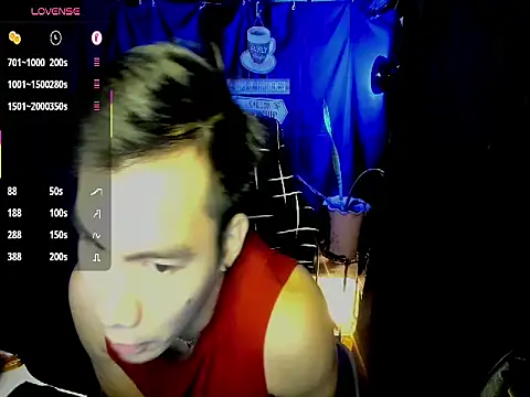 Snapshot of 000batman000 chatting on February 20, 2:19 am 000batman000 online show from February 20, 2:19 am