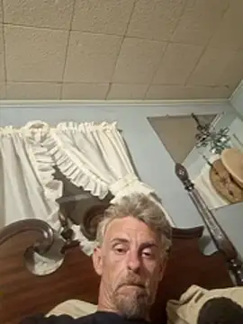 Snapshot of 19JaSon83 chatting on July 3, 2:51 am 19JaSon83 online show from July 3, 2:51 am