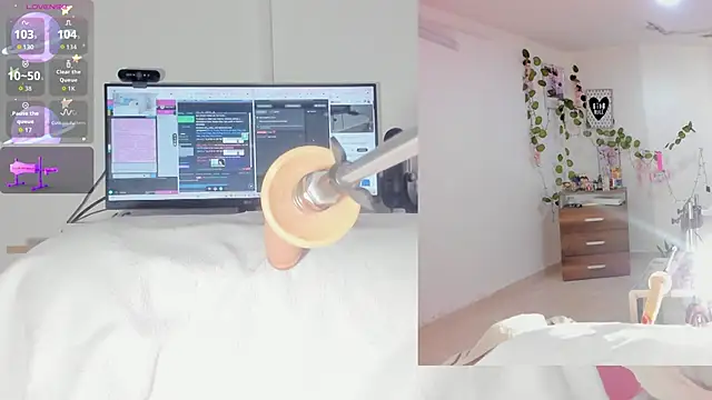 sofi velez online show from December 4, 5:10 pm