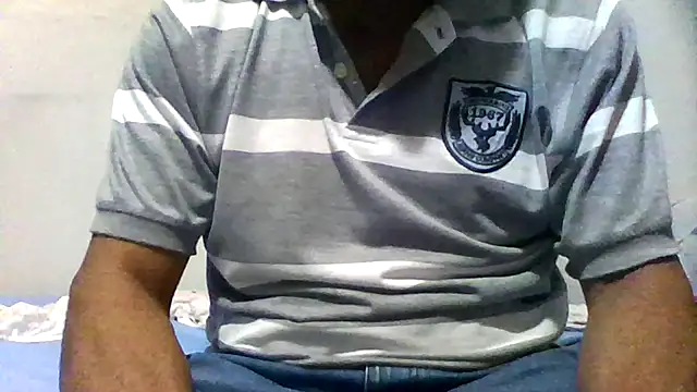 Snapshot of SAFADINHO-25 chatting on January 1, 3:45 am SAFADINHO-25 online show from January 1, 3:45 am