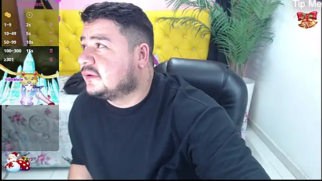 Snapshot of oso_dirty_ chatting on December 24, 5:55 pm oso dirty  online show from December 24, 5:55 pm