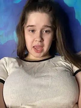 Snapshot of HornyGirlH chatting on December 4, 11:57 pm HornyGirlH online show from December 4, 11:57 pm