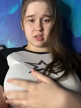 Snapshot of HornyGirlH chatting on January 4, 12:37 am HornyGirlH online show from January 4, 12:37 am