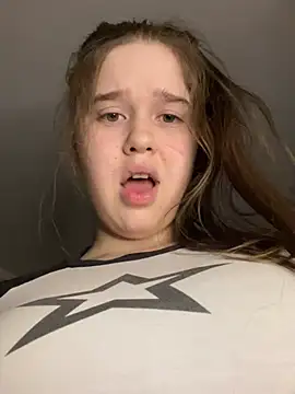 Snapshot of HornyGirlH chatting on January 25, 10:50 pm HornyGirlH online show from January 25, 10:50 pm