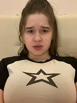 Snapshot of HornyGirlH chatting on February 10, 3:46 am HornyGirlH online show from February 10, 3:46 am