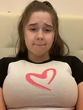 Snapshot of HornyGirlH chatting on February 19, 11:14 pm HornyGirlH online show from February 19, 11:14 pm