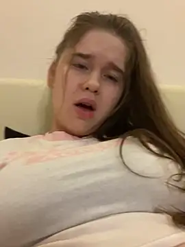 Snapshot of HornyGirlH chatting on March 1, 10:21 pm HornyGirlH online show from March 1, 10:21 pm