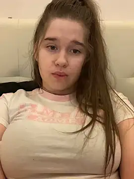 Snapshot of HornyGirlH chatting on March 6, 10:15 pm HornyGirlH online show from March 6, 10:15 pm