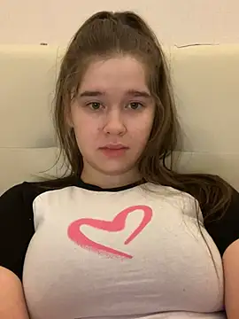 Snapshot of HornyGirlH chatting on March 12, 10:39 pm HornyGirlH online show from March 12, 10:39 pm