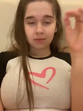 Snapshot of HornyGirlH chatting on October 17, 11:40 pm HornyGirlH online show from October 17, 11:40 pm