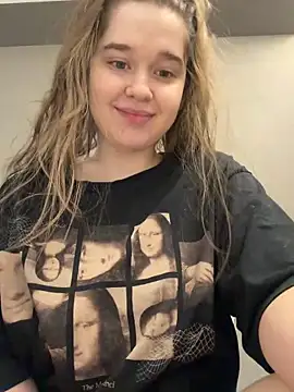 Snapshot of HornyGirlH chatting on April 29, 4:38 am HornyGirlH online show from April 29, 4:38 am