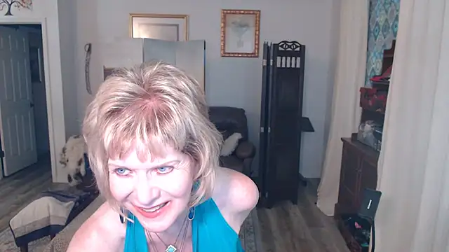 Snapshot of SindeeDix chatting on May 30, 12:02 pm SindeeDix online show from May 30, 12:02 pm