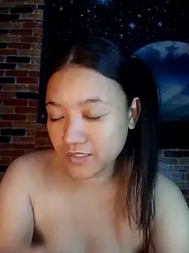 Snapshot of Urchanel chatting on April 24, 11:56 am Urchanel online show from April 24, 11:56 am