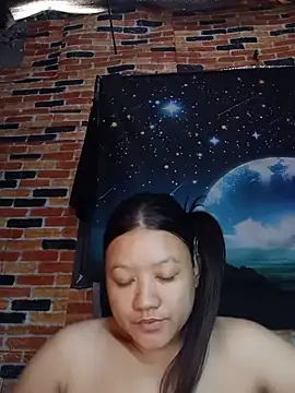 Snapshot of Urchanel chatting on May 24, 10:37 pm Urchanel online show from May 24, 10:37 pm