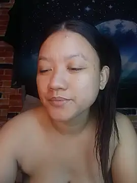 Snapshot of Urchanel chatting on June 5, 10:26 pm Urchanel online show from June 5, 10:26 pm
