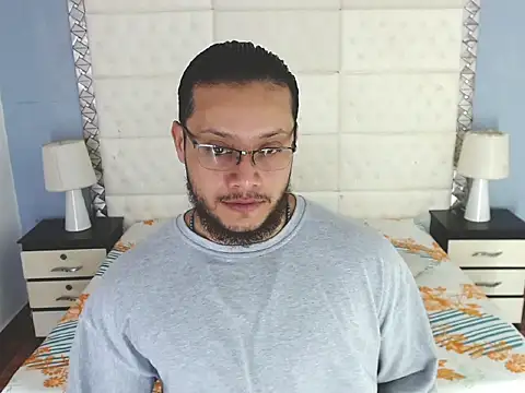 Snapshot of WilliamJhons chatting on March 13, 9:37 pm WilliamJhons online show from March 13, 9:37 pm