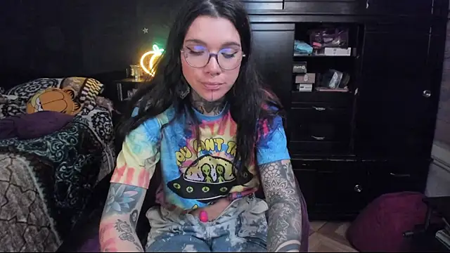 Snapshot of Lilmarieee chatting on January 31, 12:50 am Lilmarieee online show from January 31, 12:50 am