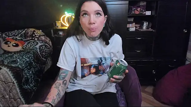 Snapshot of Lilmarieee chatting on February 7, 9:04 pm Lilmarieee online show from February 7, 9:04 pm