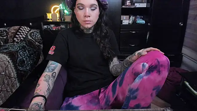 Snapshot of Lilmarieee chatting on February 20, 10:26 pm Lilmarieee online show from February 20, 10:26 pm