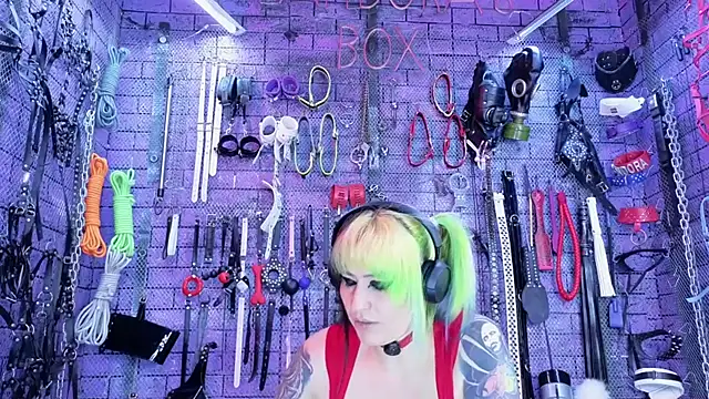 Snapshot of PANDORANEZZ chatting on June 28, 1:55 am PANDORANEZZ online show from June 28, 1:55 am