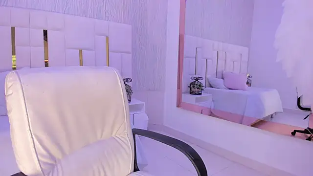 Meghan stonne  online show from October 25, 6:57 pm