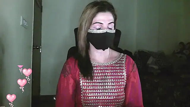 Cute Sonii online show from April 6, 11:11 am