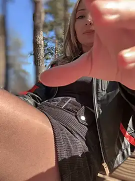 Snapshot of YOUR-KARINA chatting on March 20, 6:08 am YOUR-KARINA online show from March 20, 6:08 am