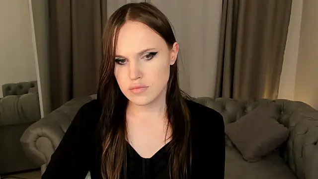 EffieMinki online show from April 8, 8:20 pm