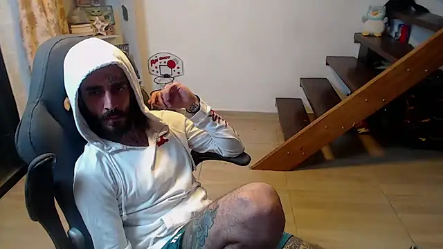 Snapshot of harry_reems1 chatting on January 2, 11:38 pm harry reems1 online show from January 2, 11:38 pm