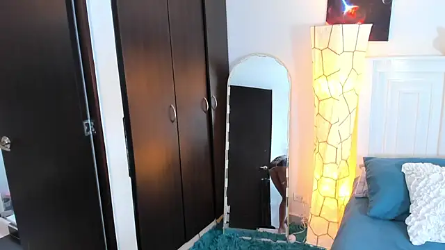 SarahCinnamon- online show from March 3, 7:28 pm