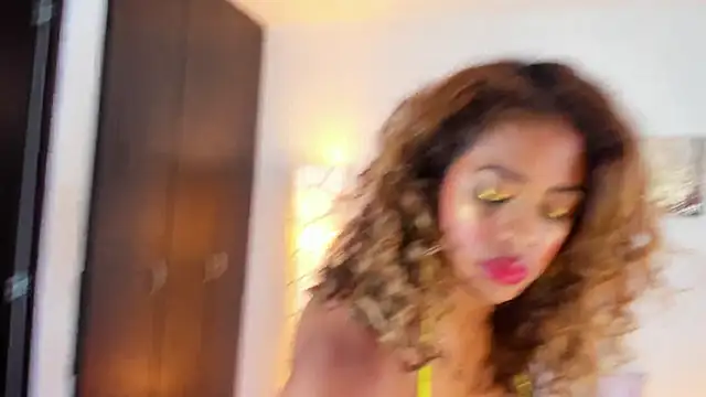 SarahCinnamon- online show from February 7, 8:34 pm