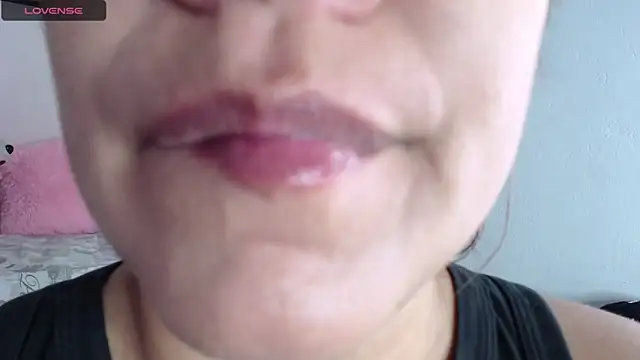 emiligrey  online show from December 31, 8:15 am