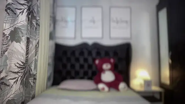 Miss Deliciousness online show from February 11, 5:18 pm