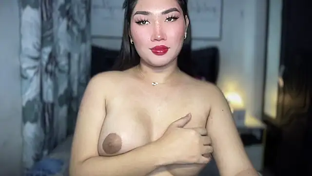 Snapshot of Miss_Deliciousness chatting on April 21, 4:12 pm Miss Deliciousness online show from April 21, 4:12 pm