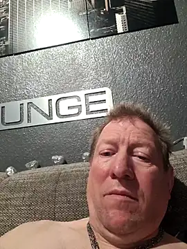 tomtom111111 online show from November 13, 3:55 pm