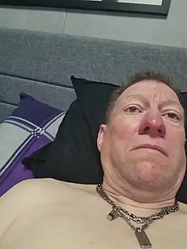 Snapshot of tomtom111111 chatting on February 14, 1:52 pm tomtom111111 online show from February 14, 1:52 pm