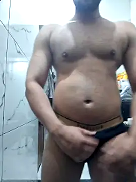 Snapshot of GYMBOY0071 chatting on March 12, 4:02 pm GYMBOY0071 online show from March 12, 4:02 pm