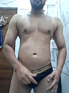 Snapshot of GYMBOY0071 chatting on May 22, 7:08 pm GYMBOY0071 online show from May 22, 7:08 pm