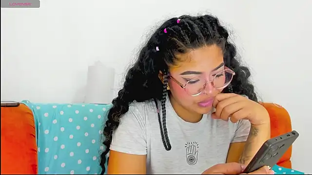 moana taylor online show from April 7, 12:38 pm