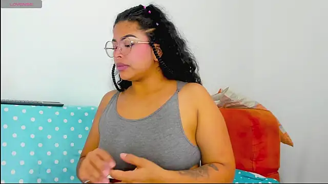 moana taylor online show from April 8, 10:59 am